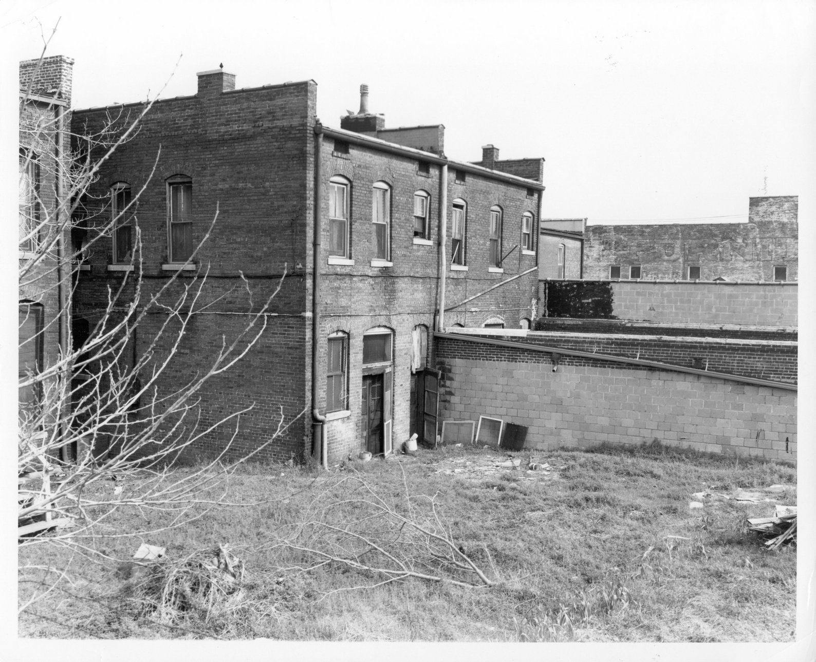 17Rooming House Rear.jpg